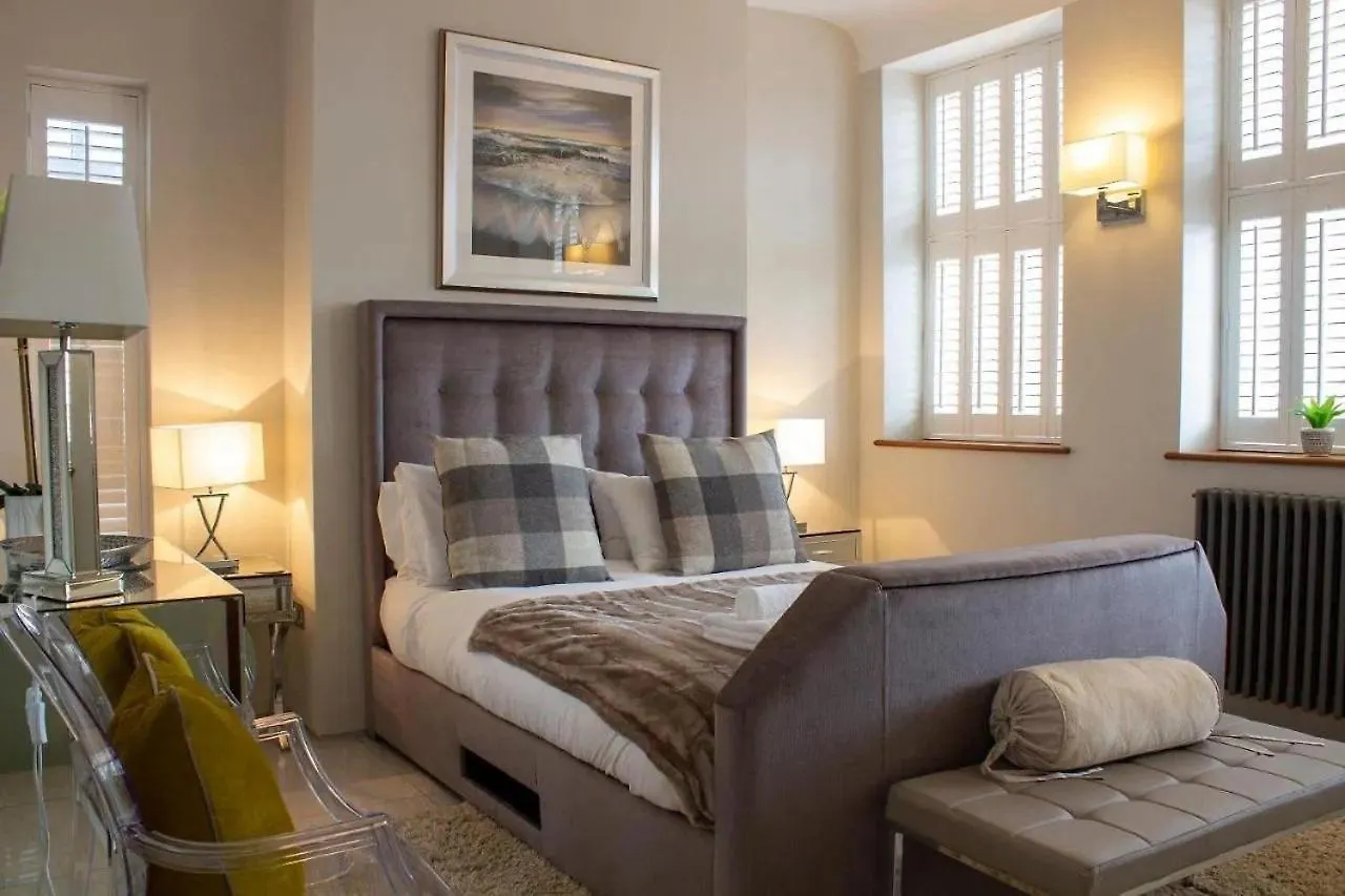 Luxury King Suite: Tub, Wifi And Central Location Swansea 0*,  United Kingdom
