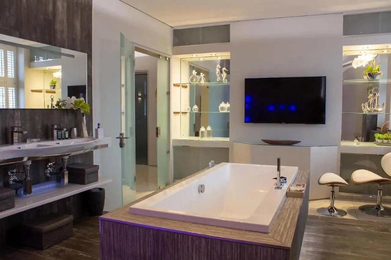 Luxury King Suite: Tub, Wifi And Central Location Swansea 0*,  United Kingdom